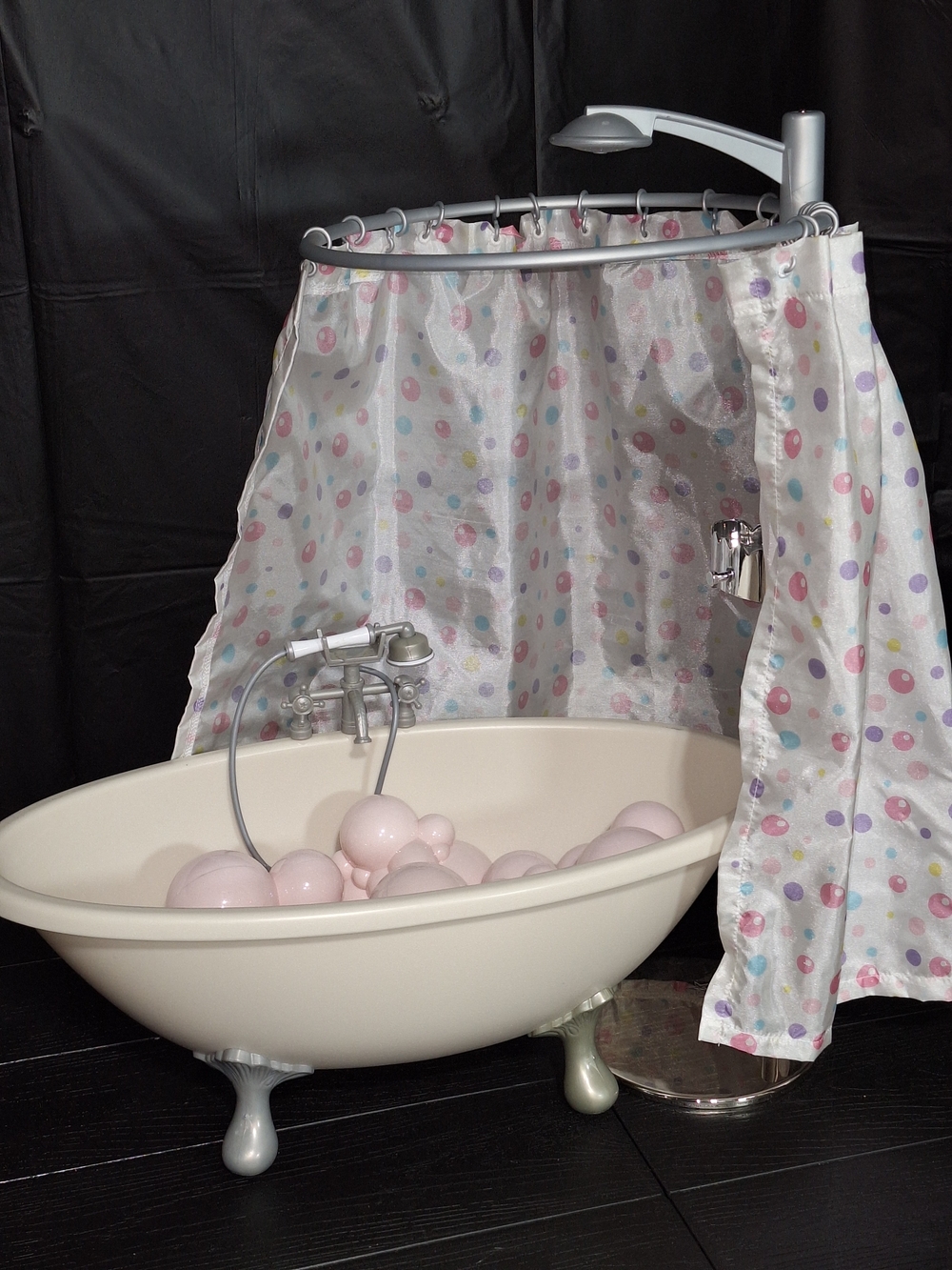 American Girl Doll Clawfoot Tub wBubbles, Shower & Polka Dot Curtain
